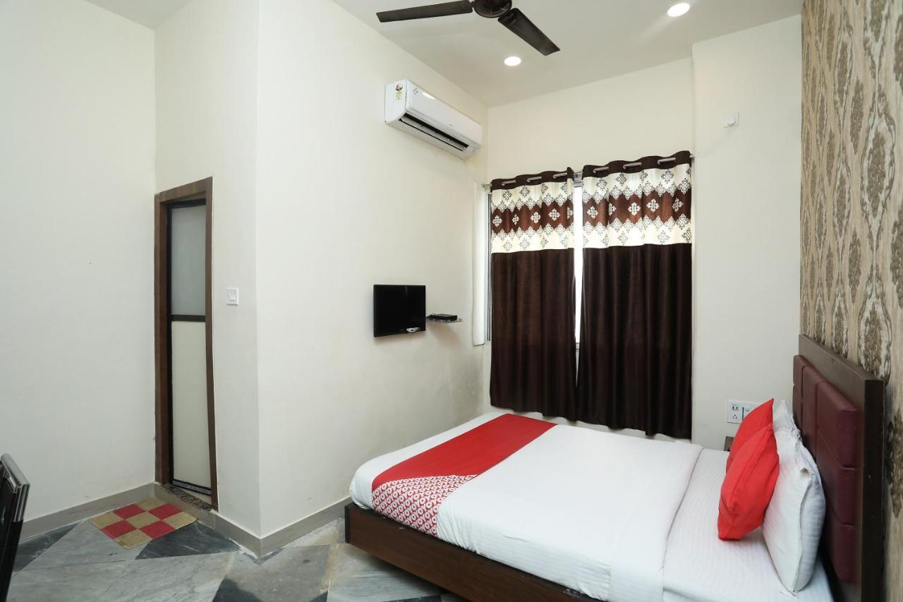 Flagship 13641 Elgin Terrace Hotel Alipur  Exterior photo